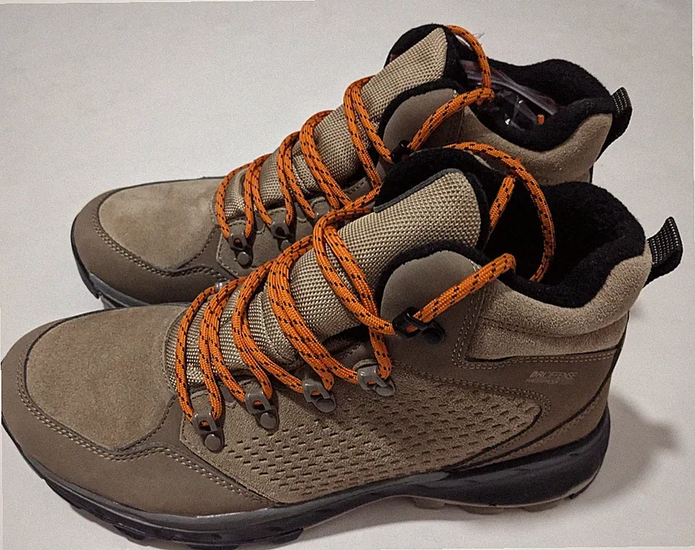 Kamik Trek Snow Waterproof -4F Winter man fossil shoes size 9.5 Brand New